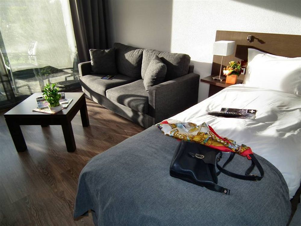Hotel Eden Park Pau Est, Avec Piscine Eksteriør billede